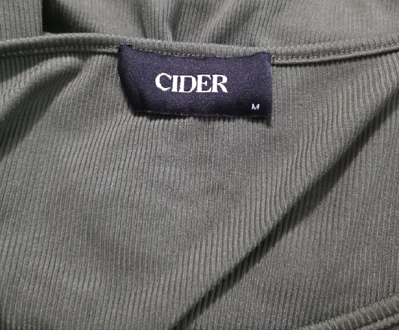 Cider Cinched Sides Flared Sleeves Top Size Medium - Picture 2 of 7